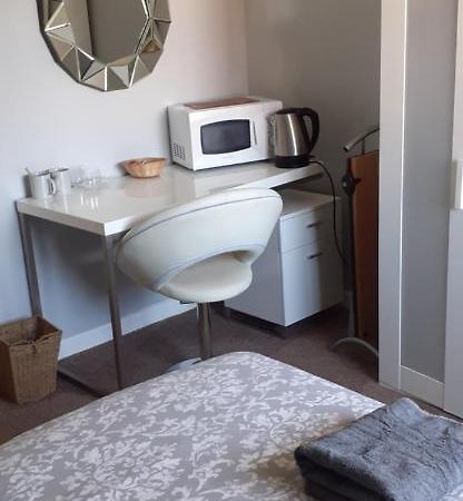 Constantine Court Homestay Shepton Mallet Luaran gambar