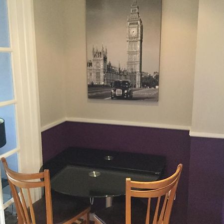 Constantine Court Homestay Shepton Mallet Luaran gambar